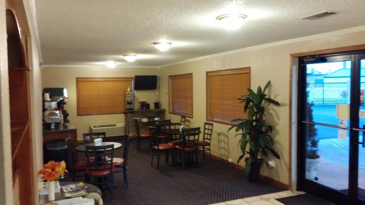 Deerfield Inn ไบลธ์วิลล์ ภายนอก รูปภาพ