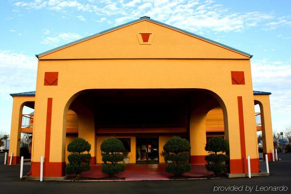 Deerfield Inn ไบลธ์วิลล์ ภายนอก รูปภาพ